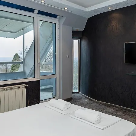 Apartment 3bd Maisonette With Sea Views - Next To Sea Garden By Flat Mаnаger *