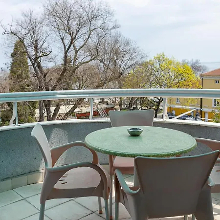 Apartment 3bd Maisonette With Sea Views - Next To Sea Garden By Flat Mаnаger *